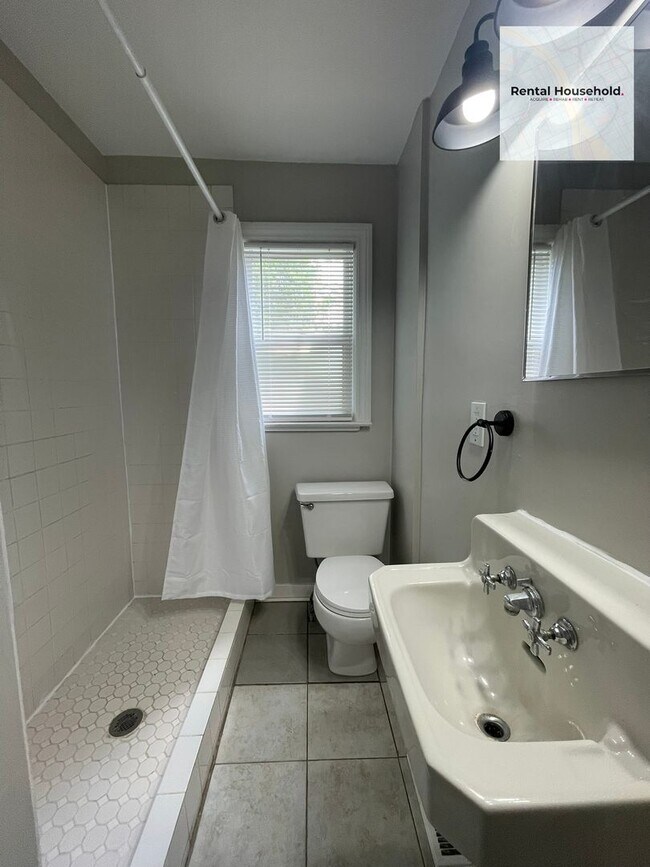 Foto del edificio - Adorable 2 Bedroom Located in Livonia