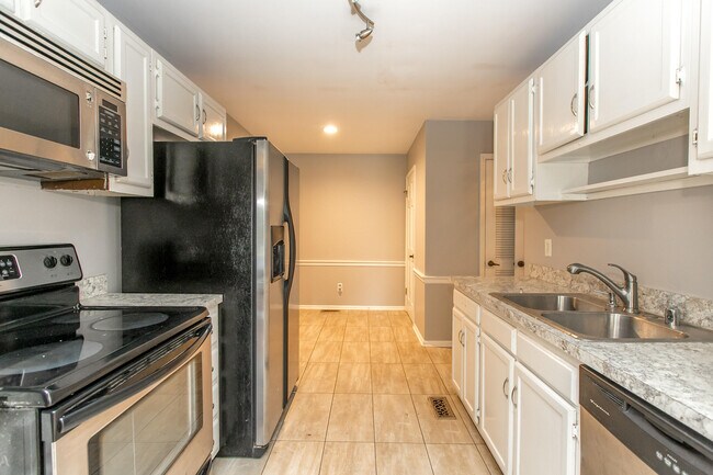 Foto del edificio - 1124 Turkey Foot Rd