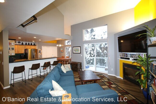 Building Photo - 4 br, 3.5 bath House - 3043 Cheyenne Court