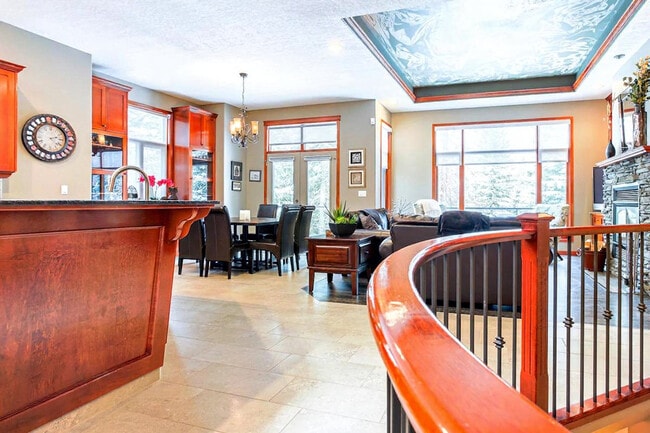 Building Photo - 11 Cedar Bowl Crescent