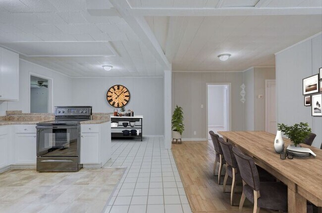 Building Photo - 4110 Virginia Dr