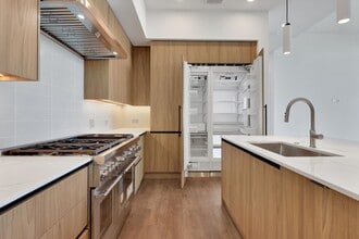 Building Photo - 2311 Westheimer Rd
