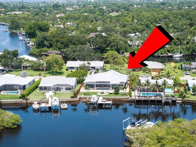 Foto del edificio - 562 SW Pine Tree Ln