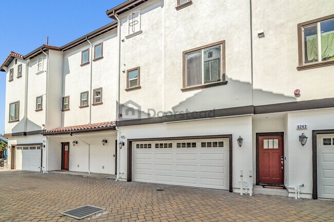 Building Photo - 6245 Thornton Ave