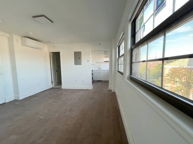 Building Photo - 1218 Massachusetts Ave