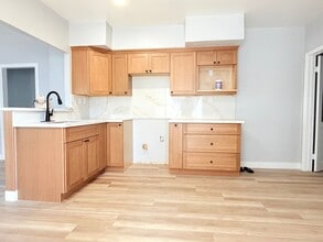 Building Photo - 1080 Orange Ave