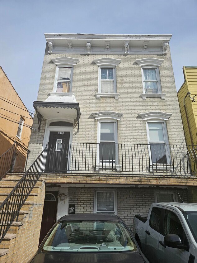 Primary Photo - 316 13th St