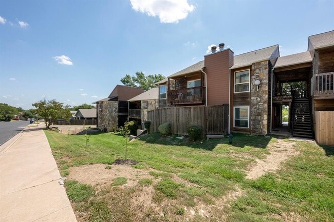 Foto del edificio - 6903 Deatonhill Dr