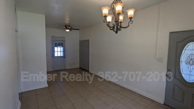 Building Photo - 140 N Oxalis Dr