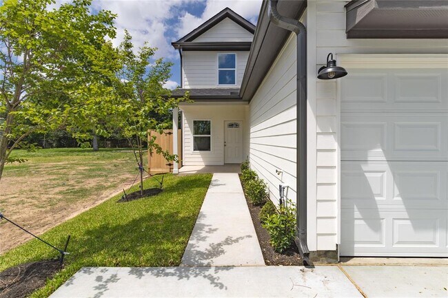 Building Photo - 6134 Brookfield Dr
