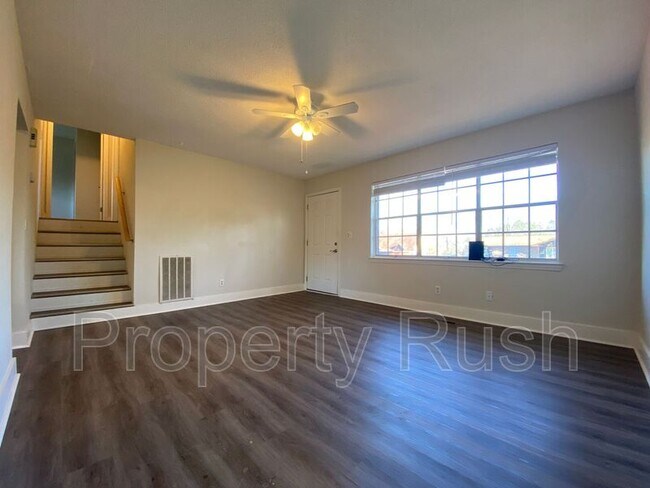 Foto del edificio - 4727 Tessie Ln
