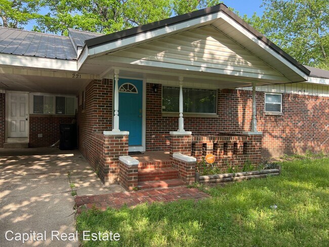 Building Photo - 3 br, 2 bath House - 221 N 9th St.