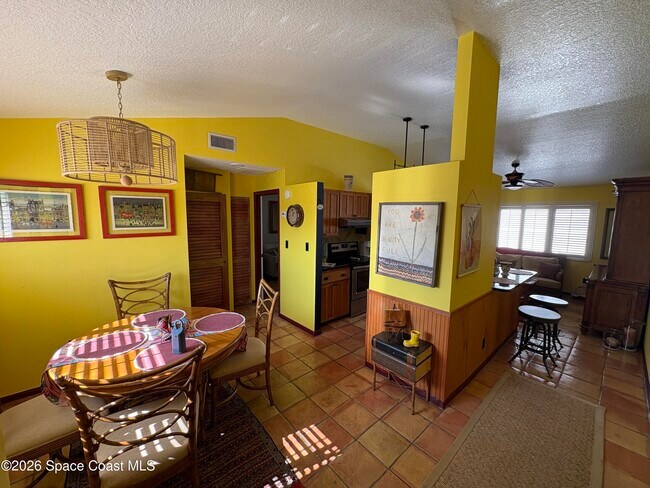 Foto del edificio - 418 Beach Park Ln