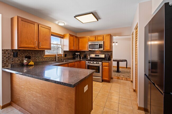 Foto del edificio - 4 Bed / 2.5 Bath Single-Family Home for Rent in Mundelein | Available ASAP