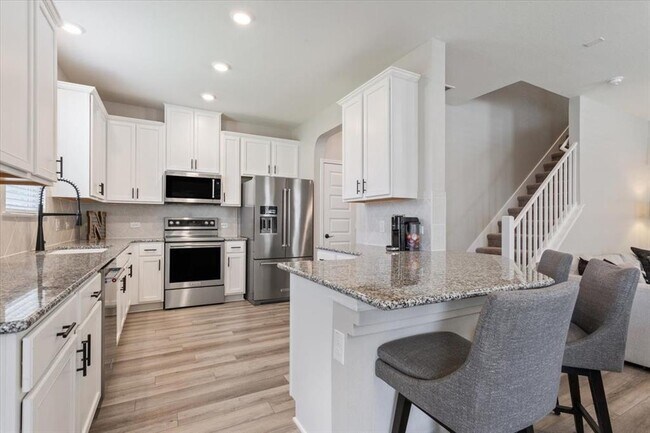 Building Photo - 213 Sweet Autumn Dr