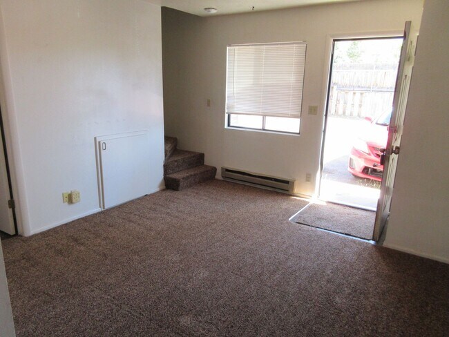 Foto del edificio - 2 bedroom, 1.5 bathroom, 2 condo near SUU