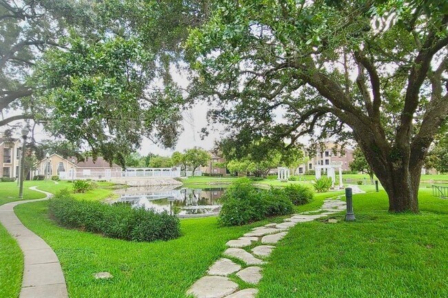 Foto del edificio - 4225 Thornbriar Ln