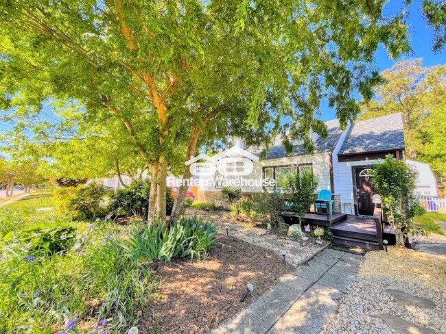 Foto del edificio - 8455 Radnor Rd