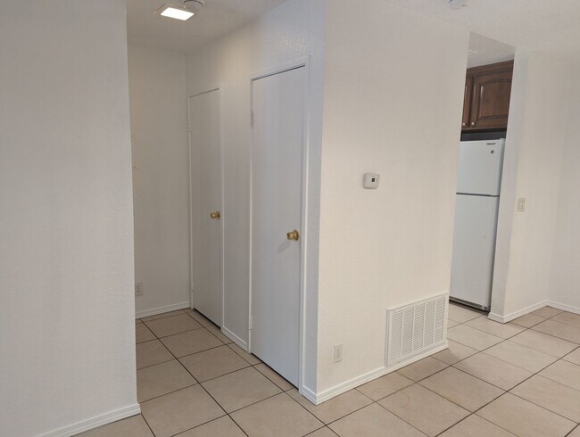 Building Photo - One Bedroom Ground Floor Condo - End Unit