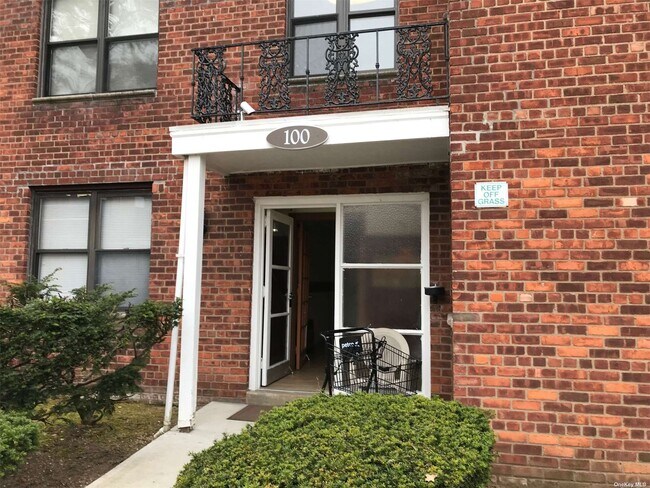 Foto del edificio - 112 Division Ave