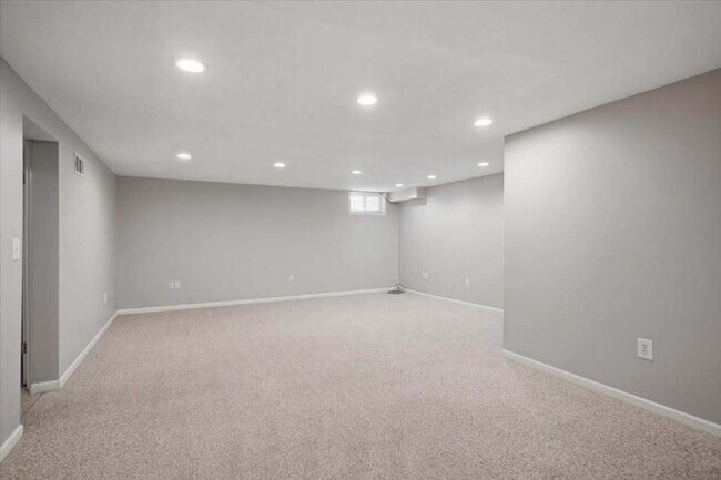 Foto del edificio - "Charming 2-Bedroom Duplex Retreat on Eccles Ave – Spacious 1,256 Sq Ft Home in Ogden!"