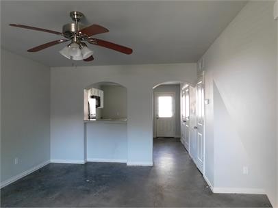Building Photo - 329 S 6th St