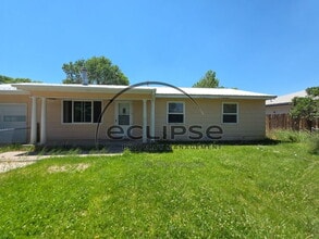 Building Photo - 721 Lee Dr