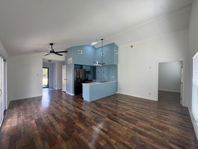 Kitchen - 4257 Caldwell Ave
