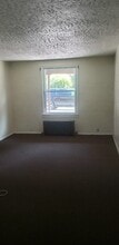 Building Photo - 20 Beyrleye Ave