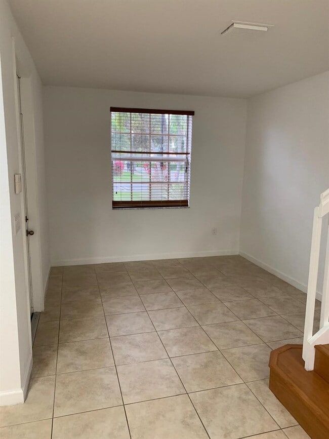 Building Photo - 3390 NE 13th Circle Dr