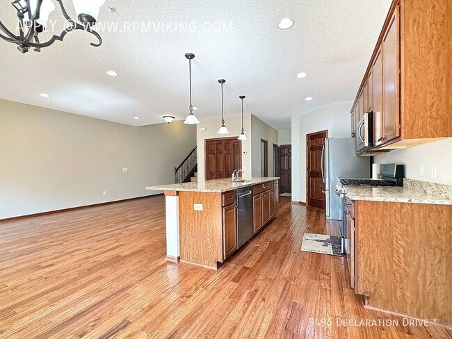 Building Photo - 4br 3.5ba 2cg ~ Security Deposit Free Alte...