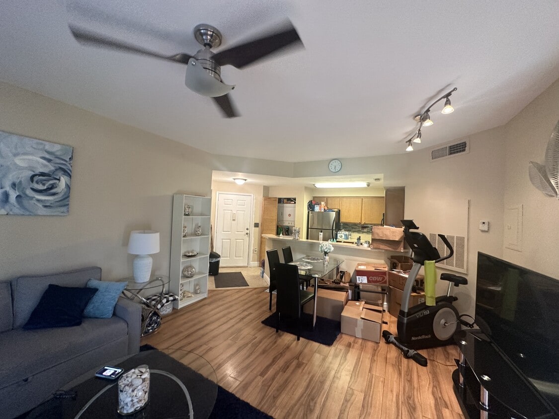 Foto principal - 2445 SW 18th Terrace