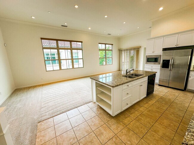 Building Photo - Beautiful 2 Bed/2 Bath Irvine Condo for Lease