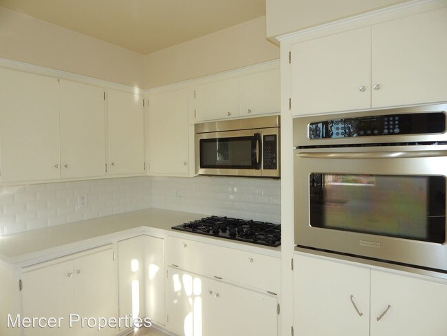 Building Photo - 3 br, 2.5 bath House - 4890 Biona Drive