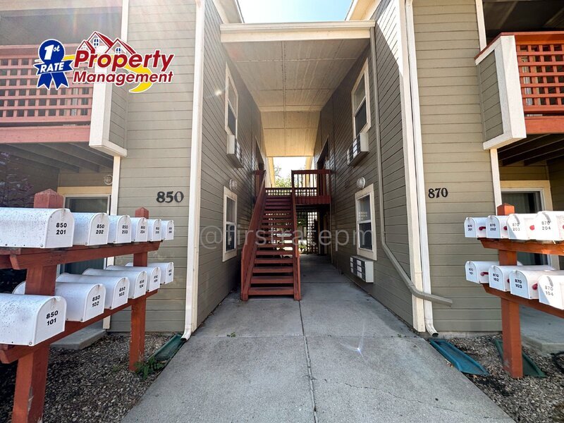Foto principal - 850 W Belmont Cir