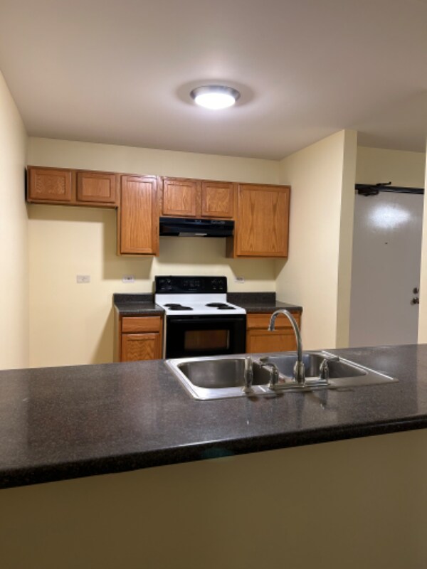 2909 Willow Ln Unit 6, Zion, IL 60099 Room for Rent in Zion, IL