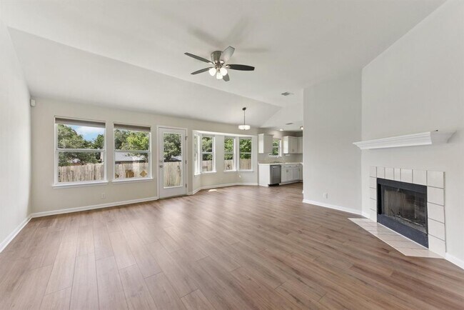 Foto del edificio - 906 Jasmine Trail