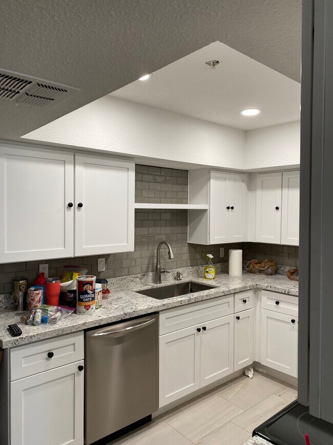Building Photo - 4554 E Paradise Village Pky N