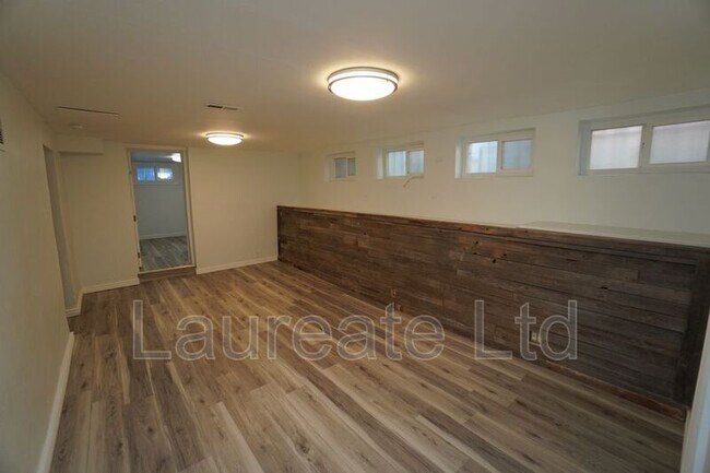 Building Photo - 3047 W 38th Ave