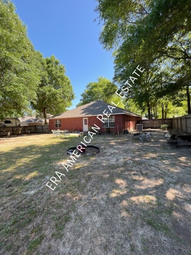 Building Photo - 209 Warrior St