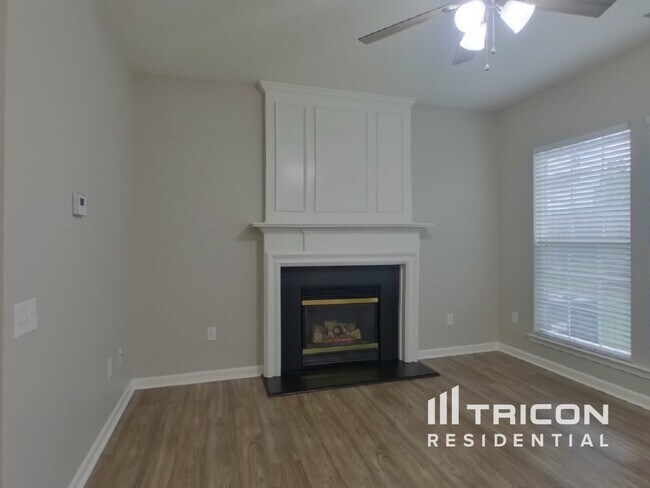 Building Photo - 2521 Wingdale Dr