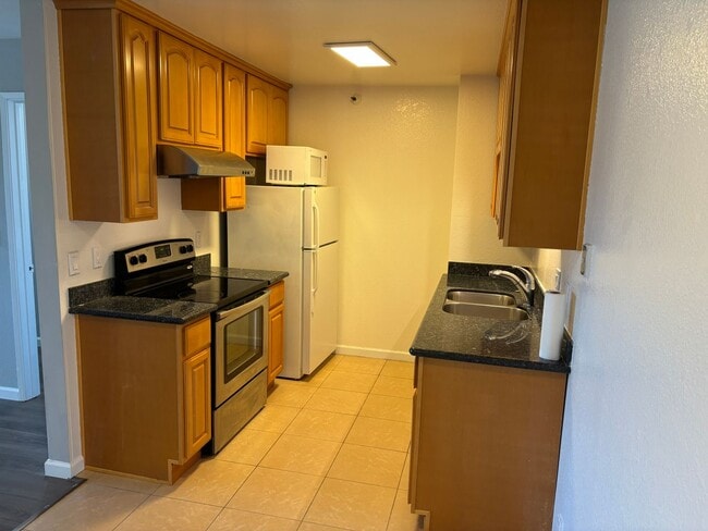 Building Photo - 240 N Bayshore Blvd
