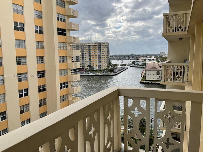 Foto del edificio - 1817 S Ocean Dr