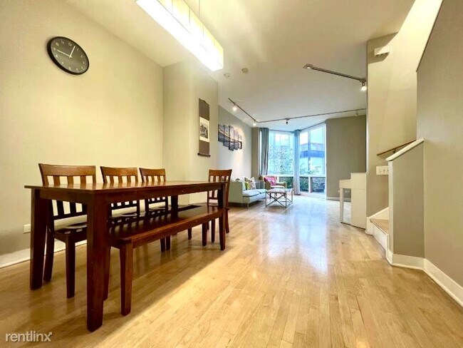 Foto del edificio - 3 br, 3 bath Townhome - 1254 W Cottage Pl