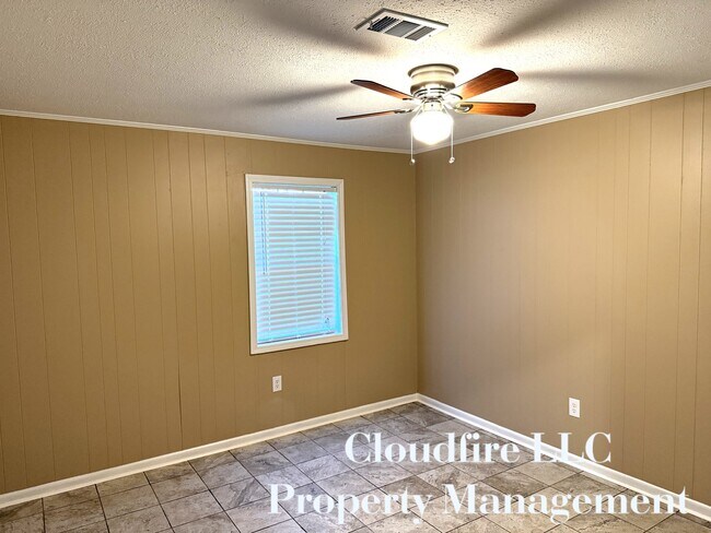 Foto del edificio - 213 James Cir