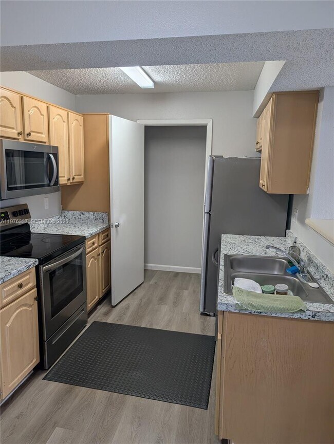 Foto del edificio - 15067 SW 103rd Terrace