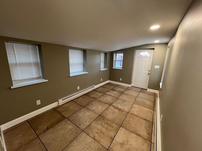 Building Photo - 3790 Redbud Dr