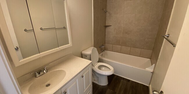 Photo - 1789 Lake Park Dr Apartment