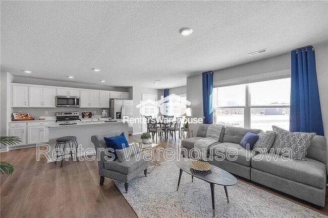 Building Photo - 2124 Bugge Dr