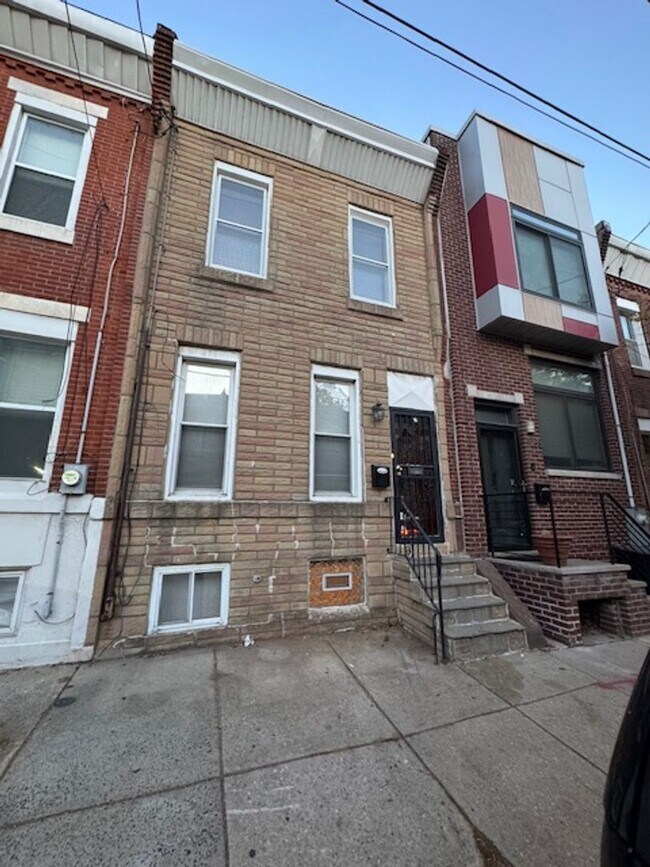 Building Photo - 1260 S 28th St